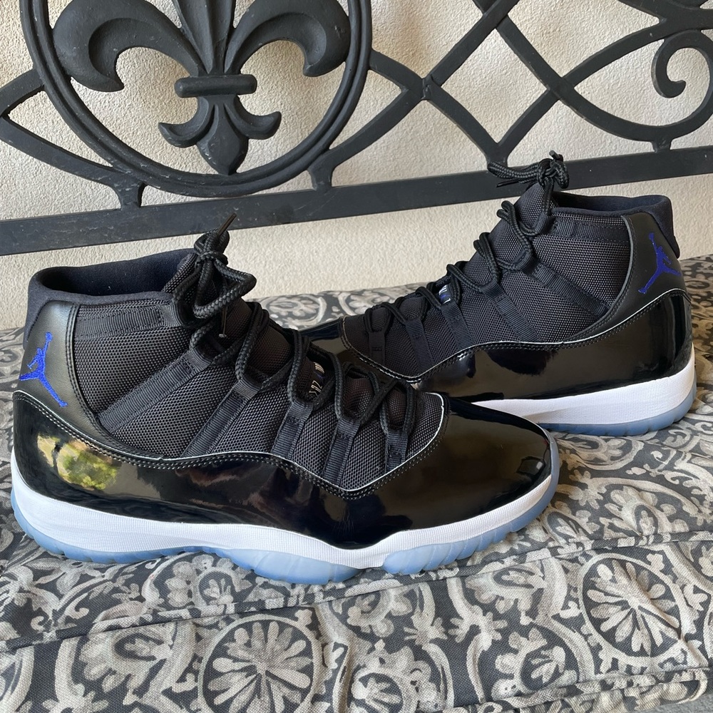 Air Jordan XI Space Jam 2016 size 14.